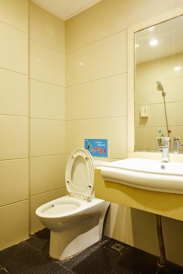 Starry Hotel Canton Esterno foto