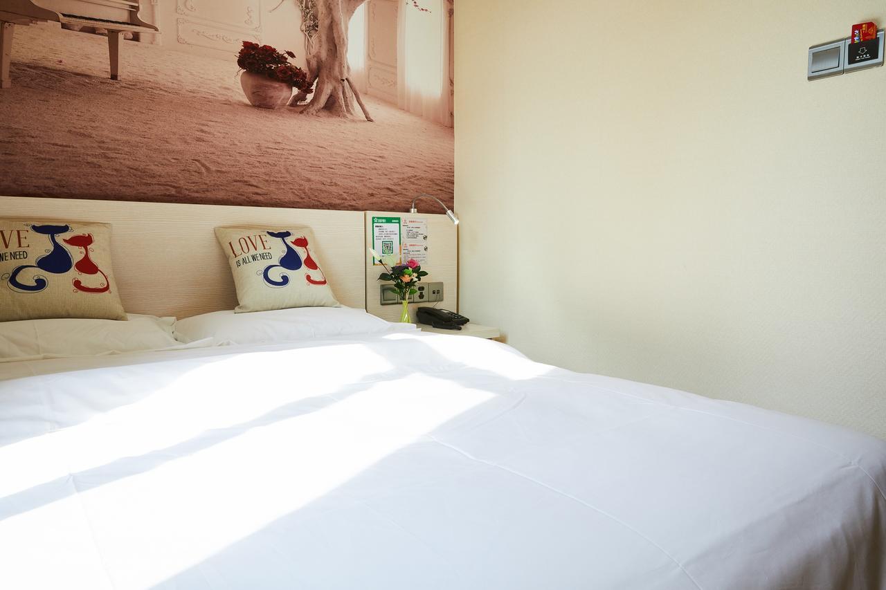 Starry Hotel Canton Esterno foto